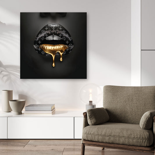 Wandbild Lippen in Goldoptik mit Luxusmotiv und modernem Stil