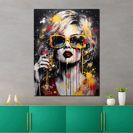 Wandbild Street Art Frau mit Sektglas und Sonnenbrille