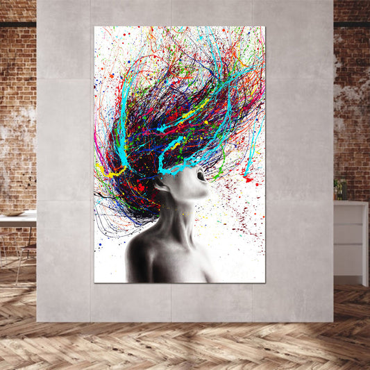 Frauenportraet mit farbigem Haar als Acrylglasbild