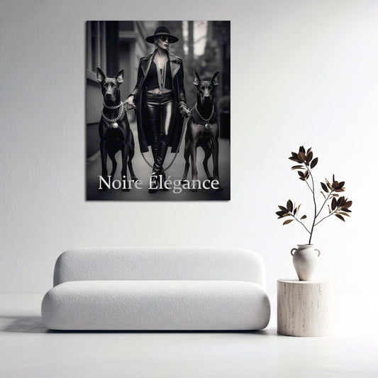 Fashion Frau mit Dobermännern Noire Élégance schwarz weiß Lederlook Wandbild