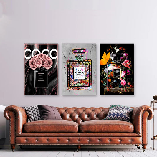 3er-Set Parfüm Pop Art nebeneinander im Wohnzimmer