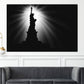 Wandbild Städte New York Freiheitsstatue schwarz weiß Lichtstrahlen