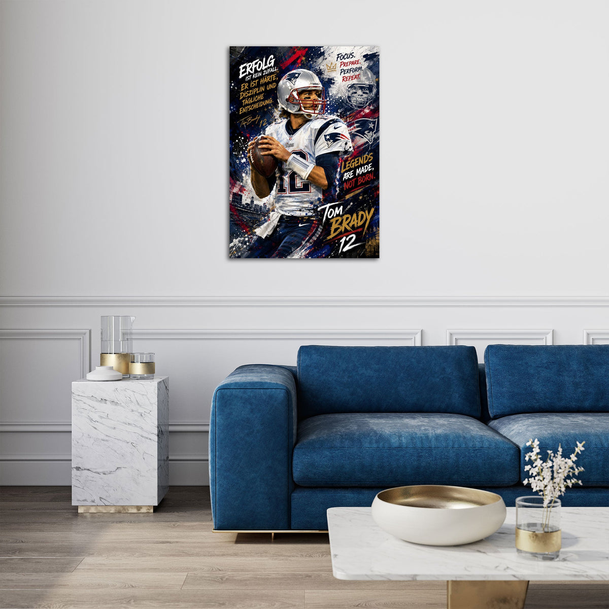 Football Motivationswandbild über einem Sofa im Wohnraum