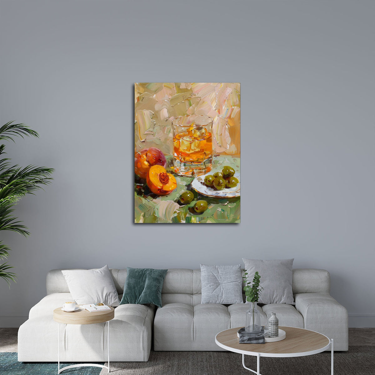 Stillleben Wandbild mit Drink über einem Sofa im Wohnraum