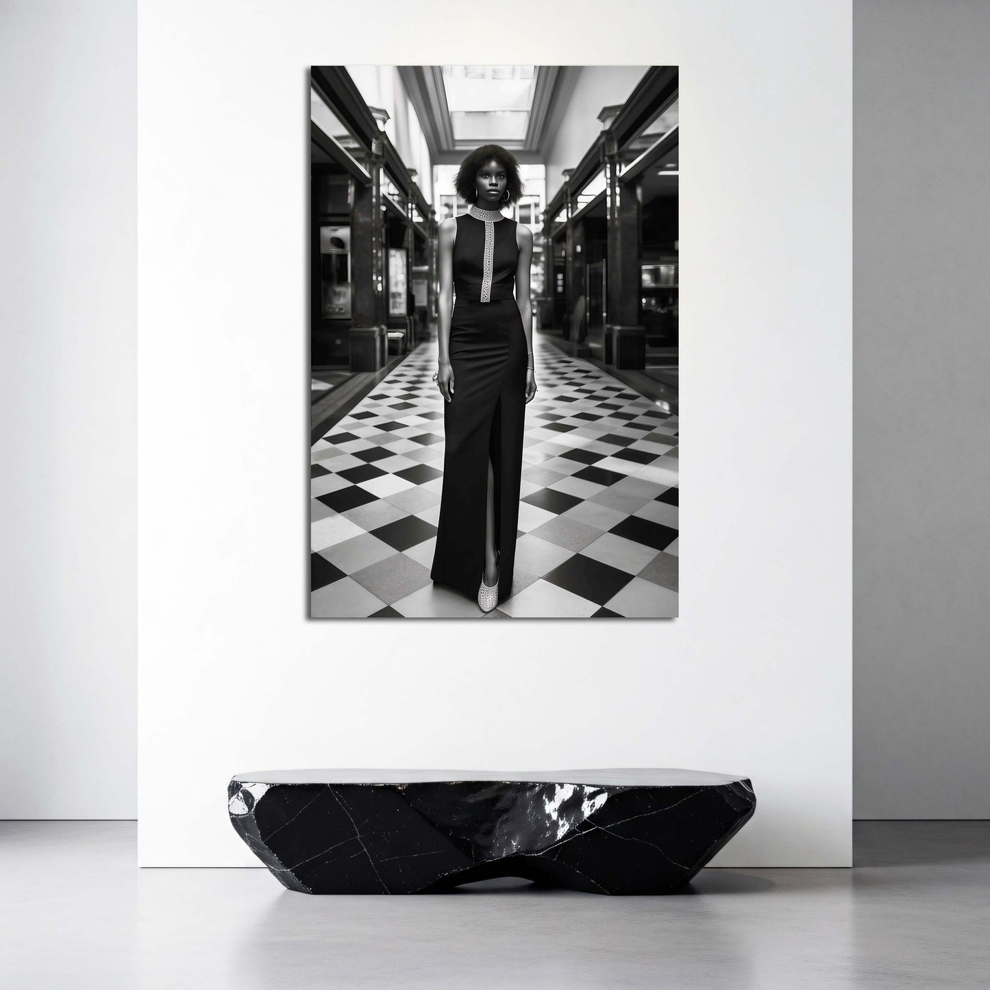 Frau Mode schwarz weiß elegantes Kleid Galerie Architektur Wandbild