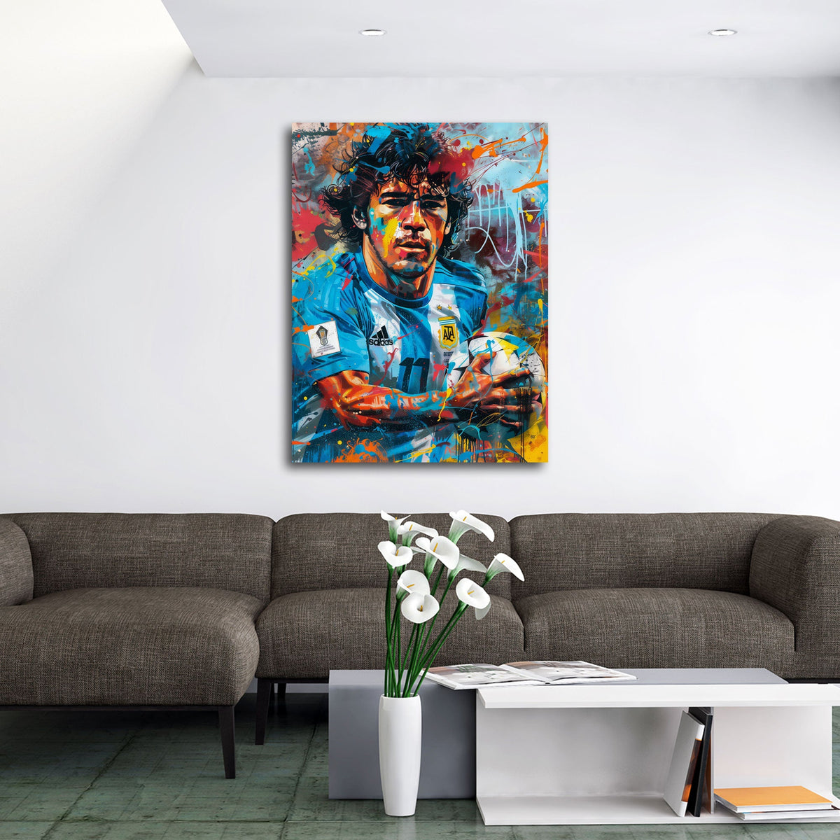 Fußballlegende Maradona mit Ball als Street Art Wandbild