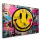 Gelber Smiley auf farbenfrohem Graffiti Hintergrund Wandbild