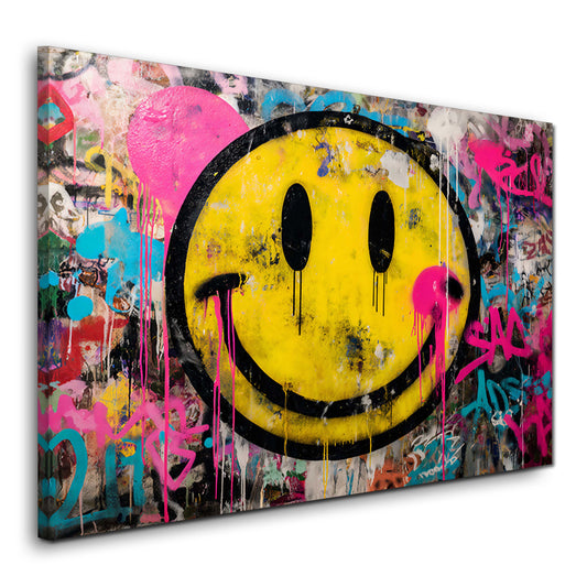 Gelber Emoji auf farbenfrohem Graffiti Hintergrund Wandbild