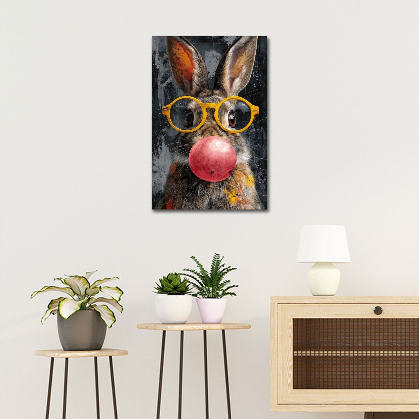 Hase mit gelber Brille und Kaugummi im urbanen Stil Wandbild