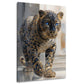 Leopard mit blauen Augen in edler Kristalloptik Wandbild