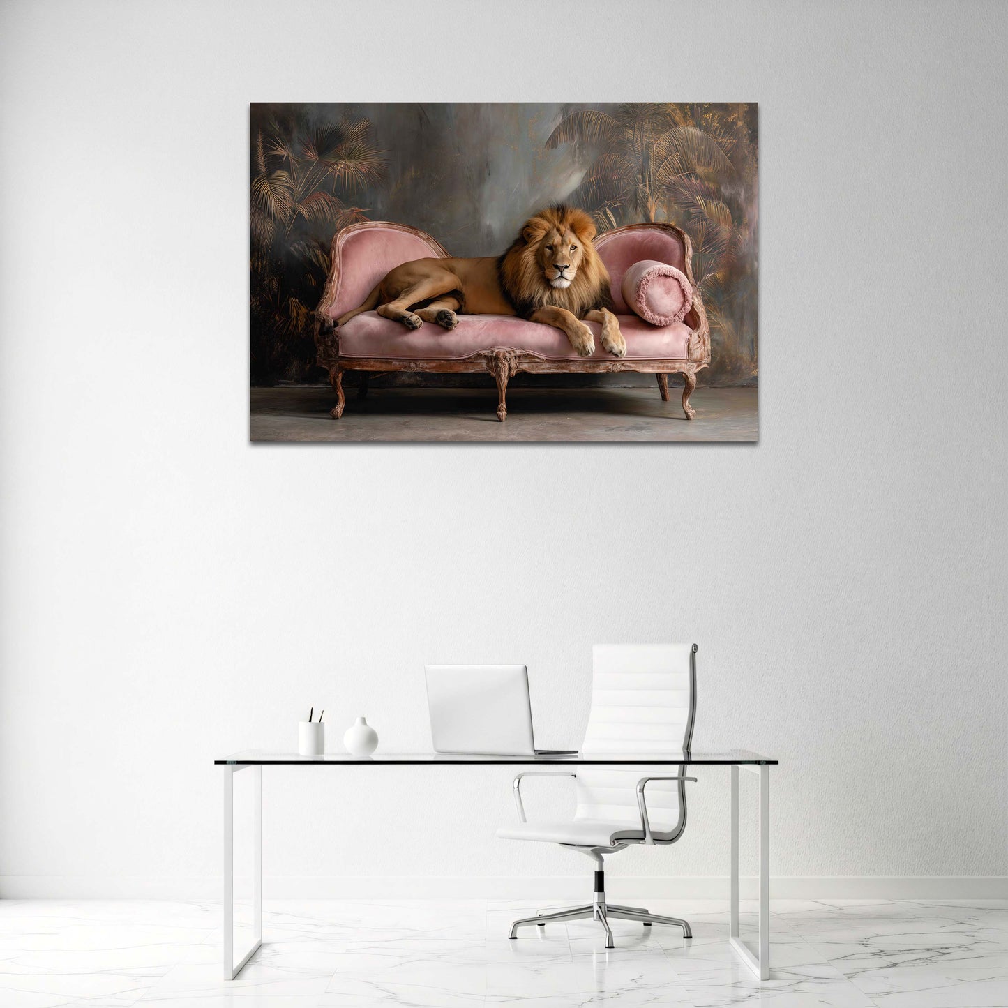 Löwe auf Sofa im eleganten Wohnzimmer Tier Portrait Wandbild