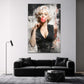 Marilyn Monroe mit Kaugummiblase und roten Akzenten Wandbild