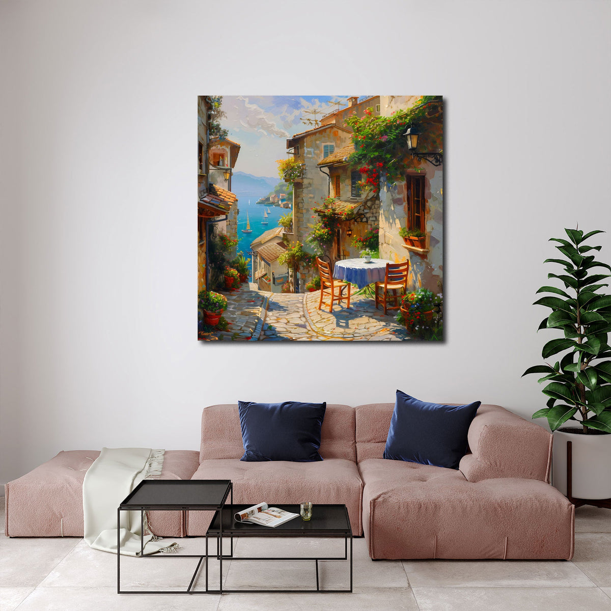 Mediterranes Wandbild über einem Sofa im Wohnraum