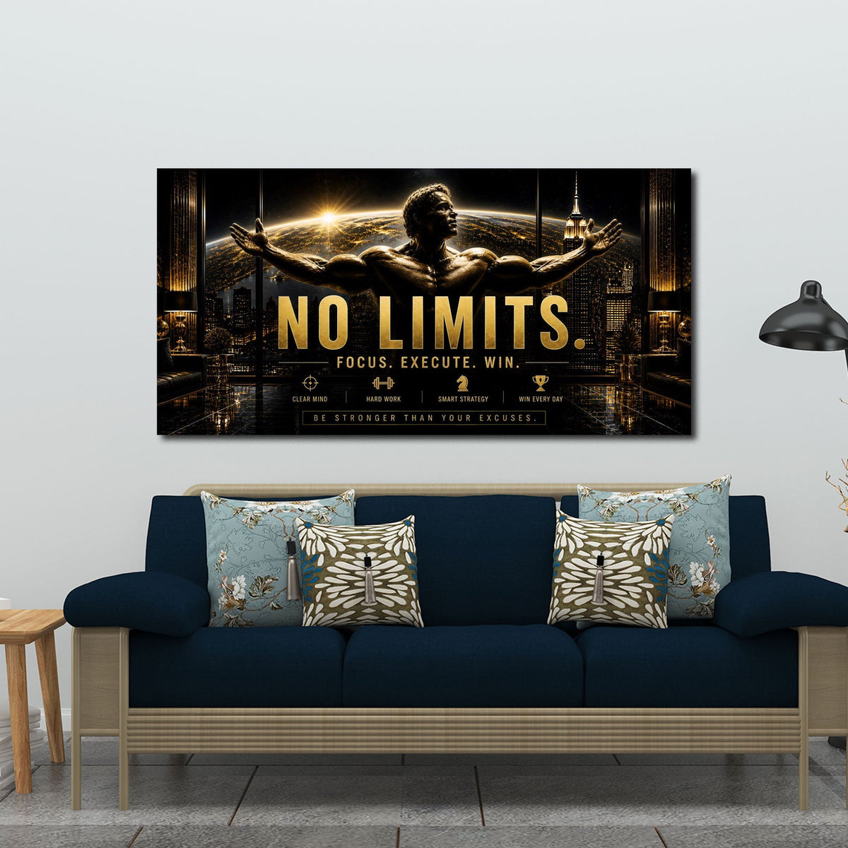 Motivations Wandbild über einem Sofa im Wohnraum