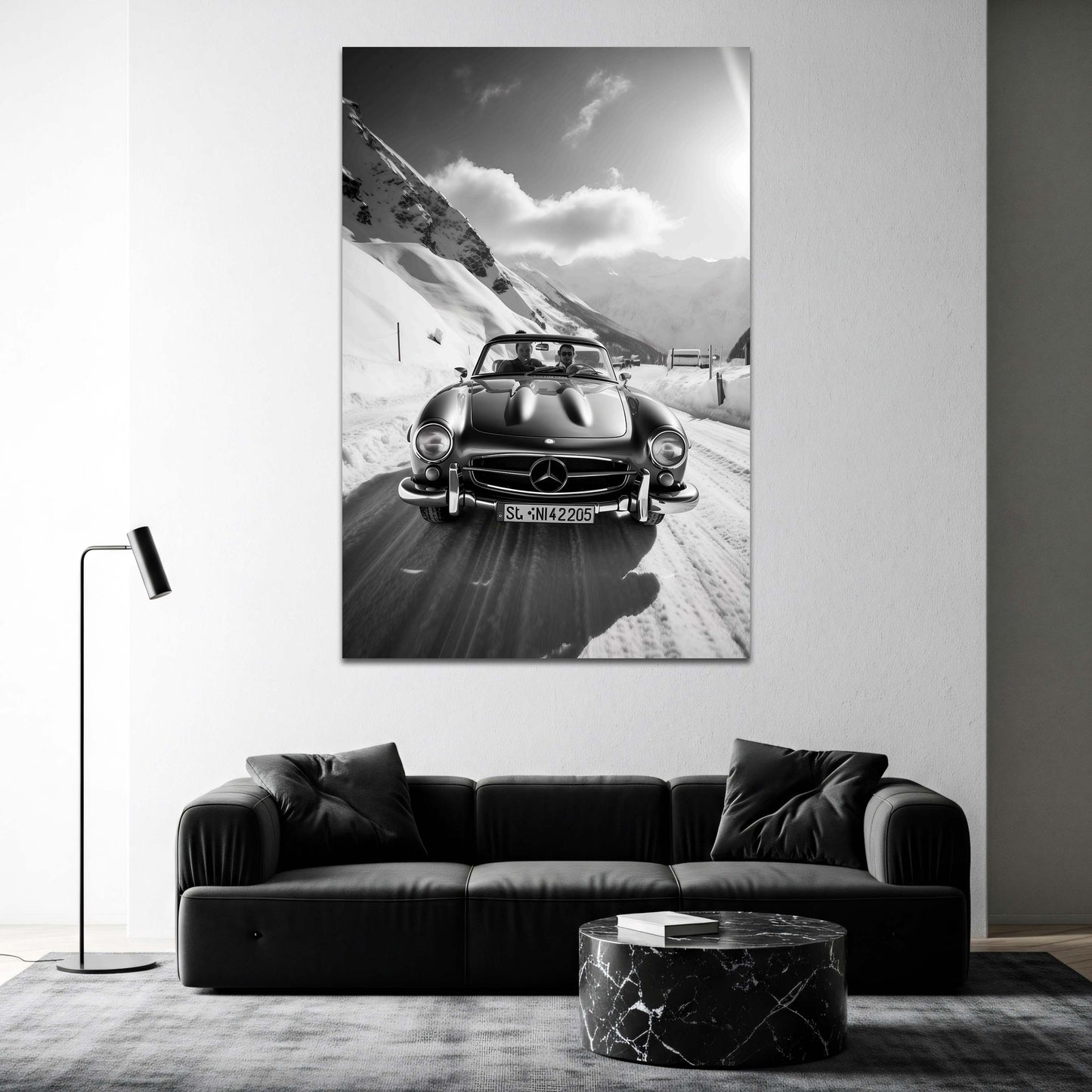 Oldtimer Cabrio in Alpen mit Schnee schwarz weiß Wandbild