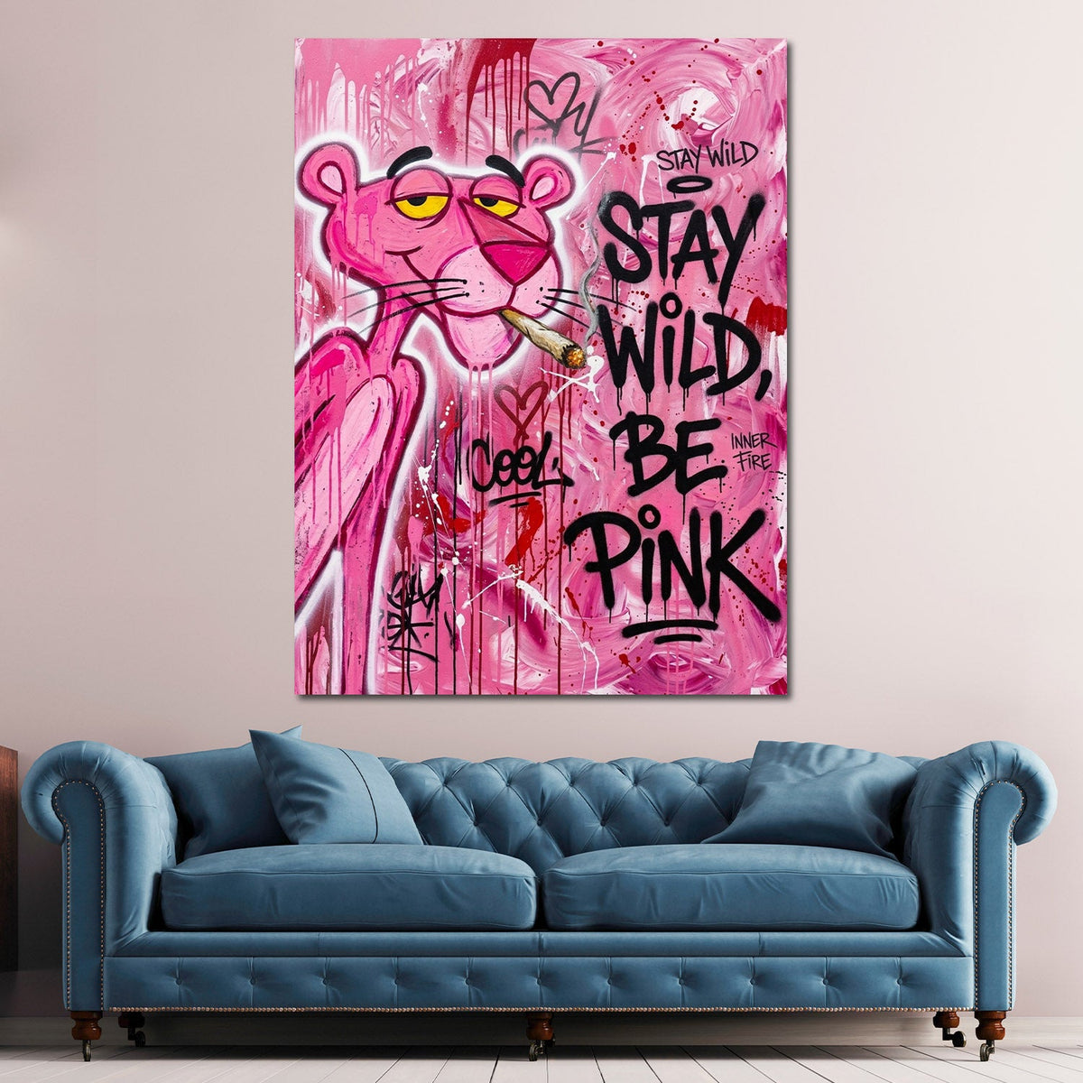 Rosa Panther mit Stay Wild Schriftzug Graffiti Wandbild
