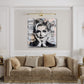 Pop Art Madonna Porträt in schwarz-weiß mit Typografie Wandbild