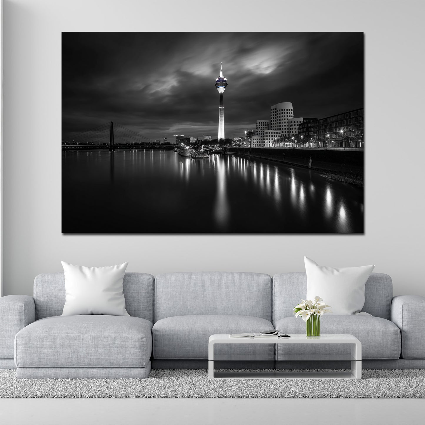 Rheinturm Düsseldorf schwarz weiß Wahrzeichen bei Nacht Wandbild