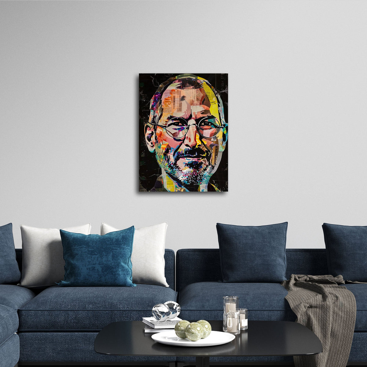 Pop Art Collage Wandbild über einem Sofa im Wohnraum